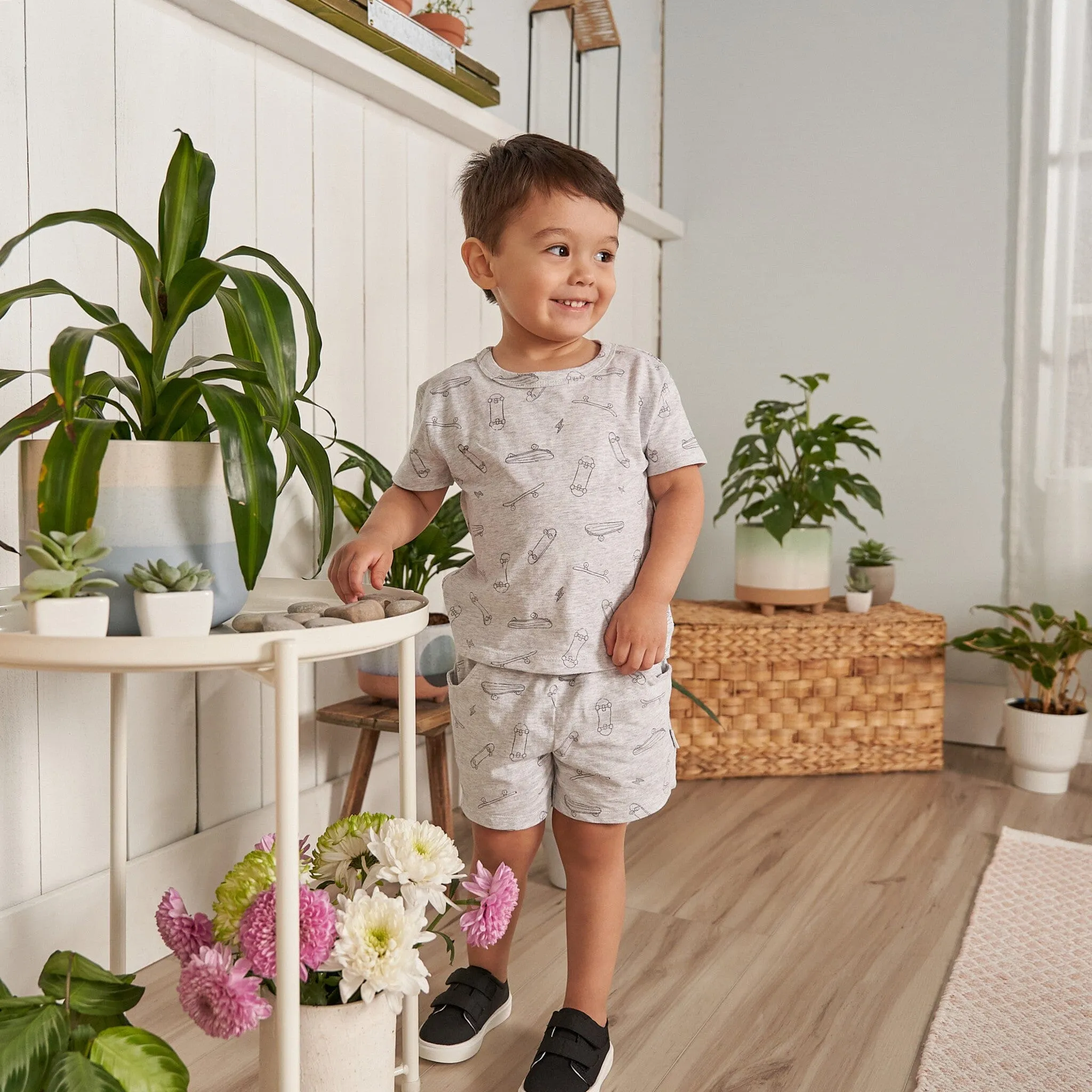 2-Piece Baby & Toddler Boys Skateboard T-Shirt and Shorts Set