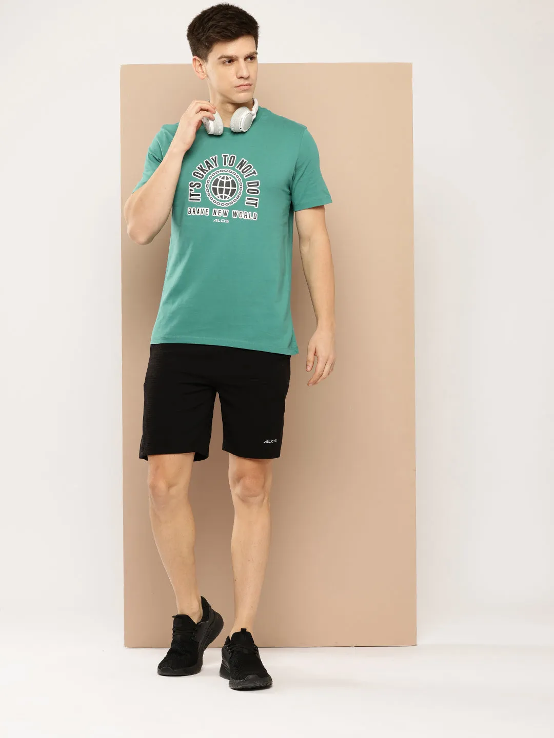 Alcis Men Typography Printed T-shirt