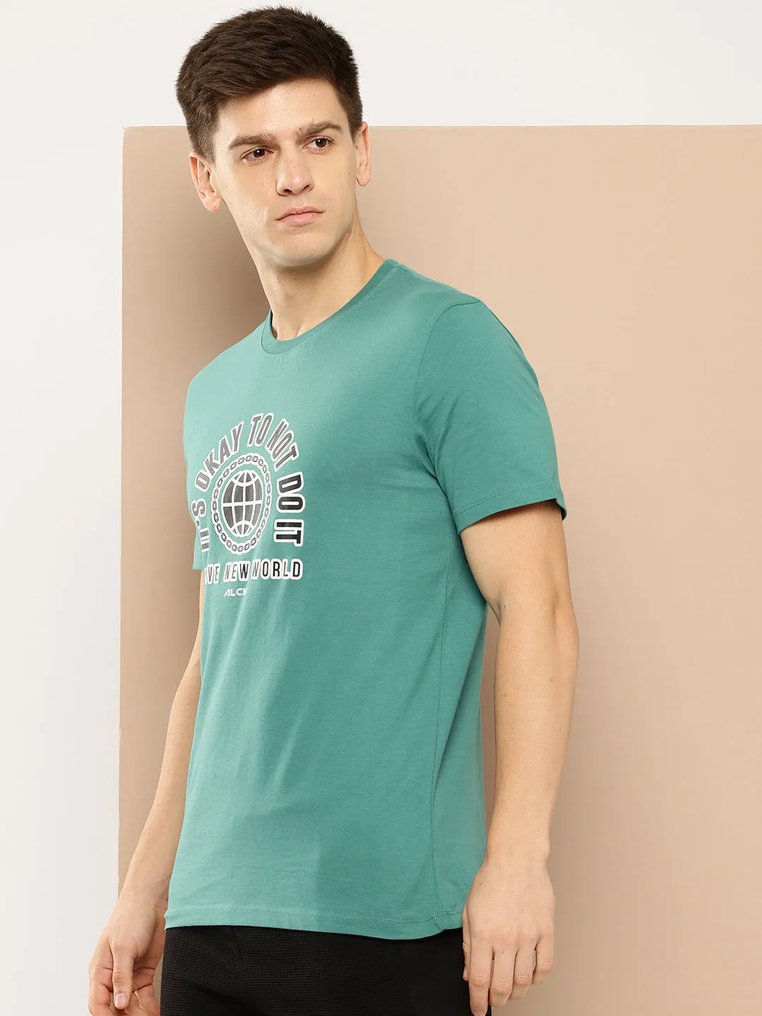 Alcis Men Typography Printed T-shirt