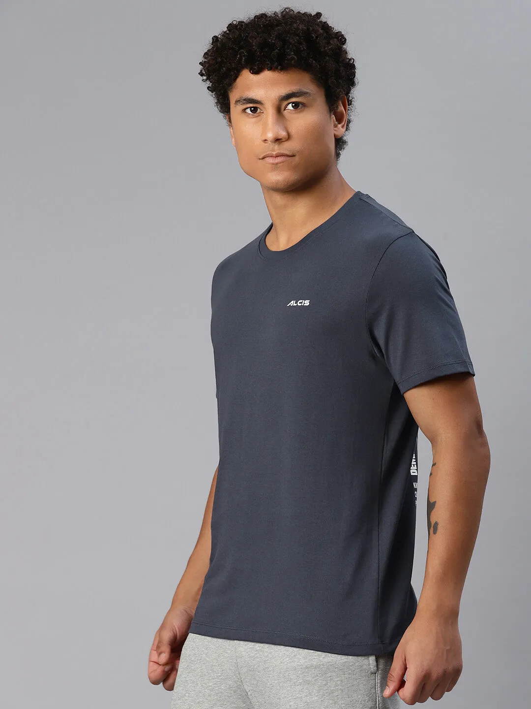 Alcis Men Typography Printed T-shirt