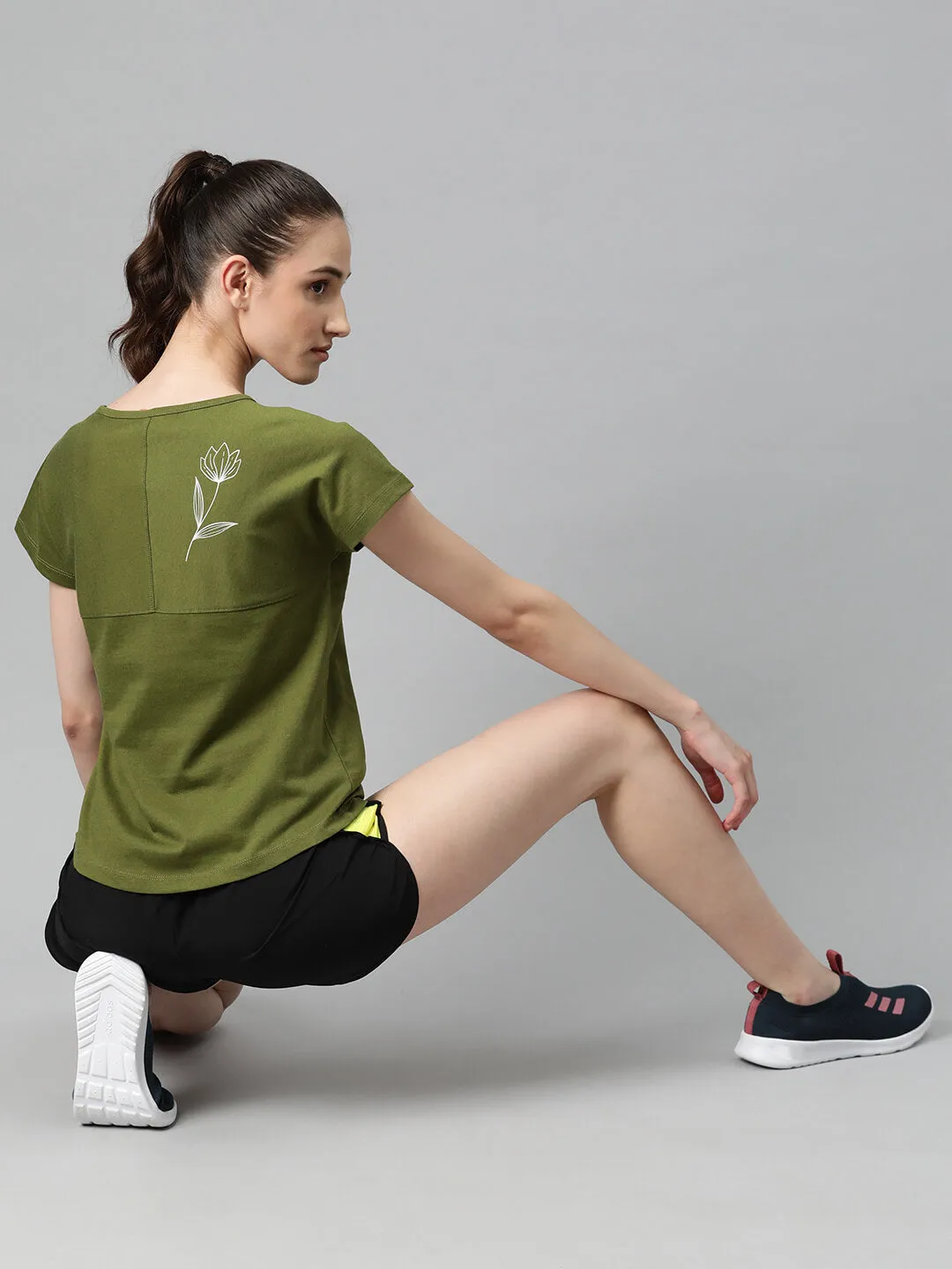 Alcis Women Solid T-shirt