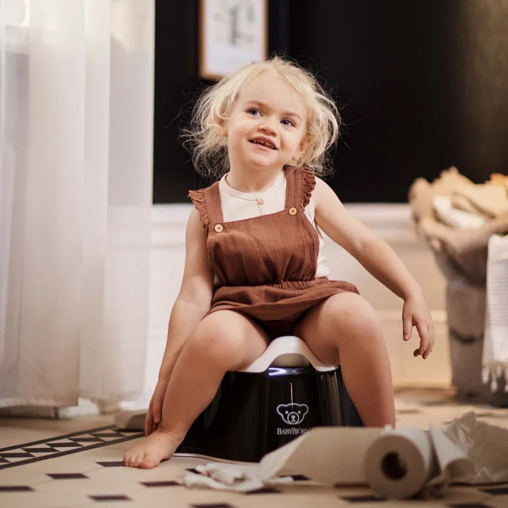 Baby Bjorn Potty Chair (Black/White)