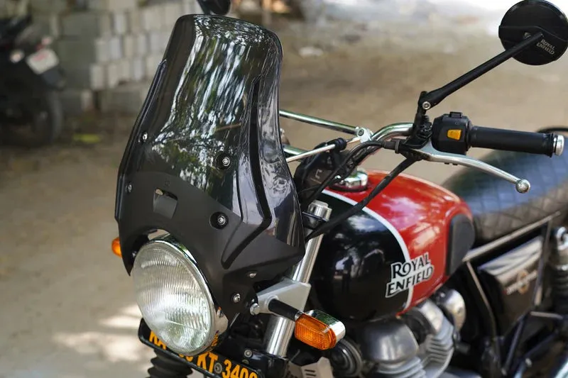 CarbonRacing "WANDERER" - Premium Windshield for Royal Enfield Interceptor 650 V2 (Version 2) -Smoke