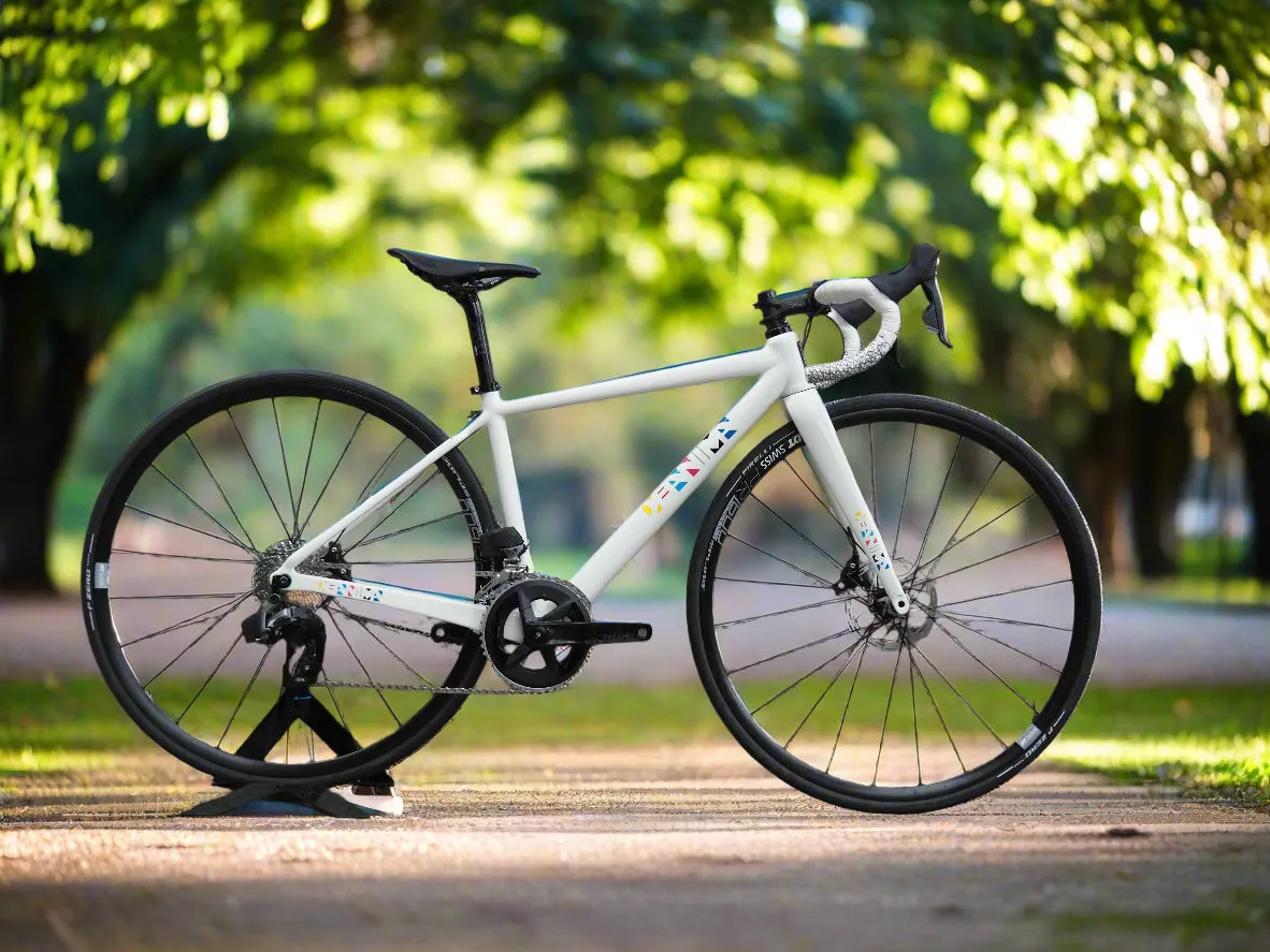 DEANIMA CUSTOM CARBON ROAD AND GRAVEL BIKES