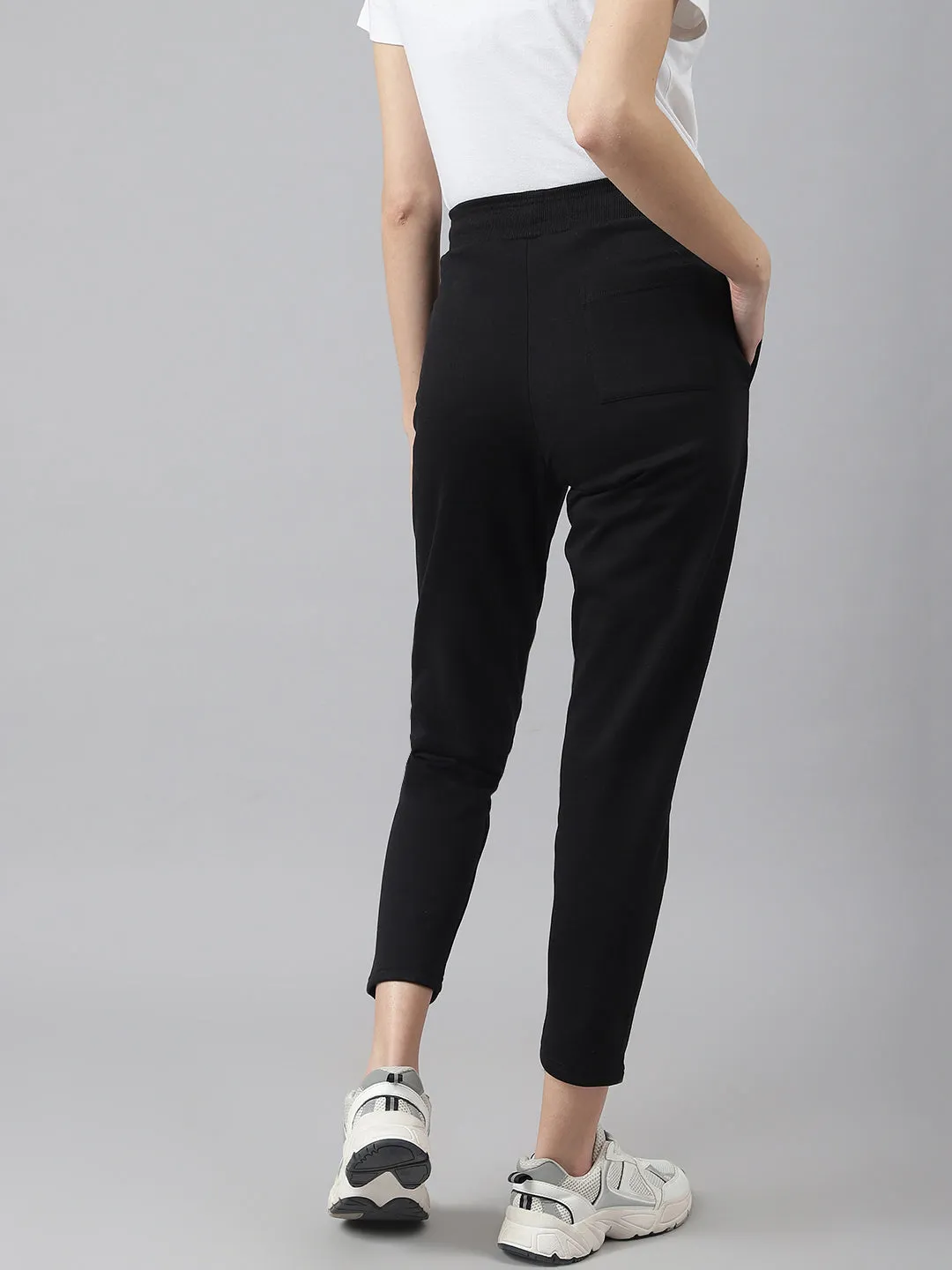 Fitkin Women Black Straight Fit Fleece Pants