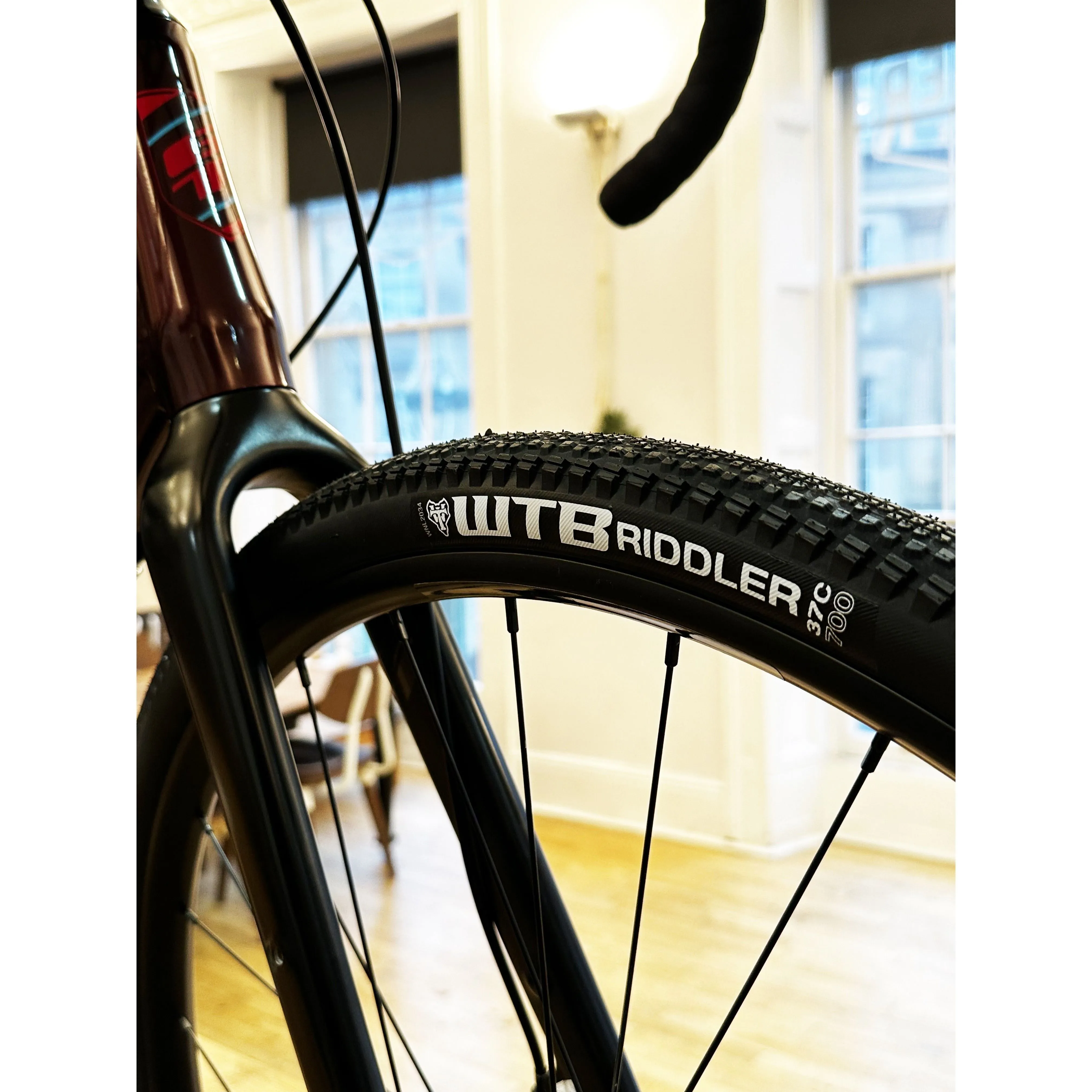 GT Grade Elite Gravel Bike 2023 - Burgundy