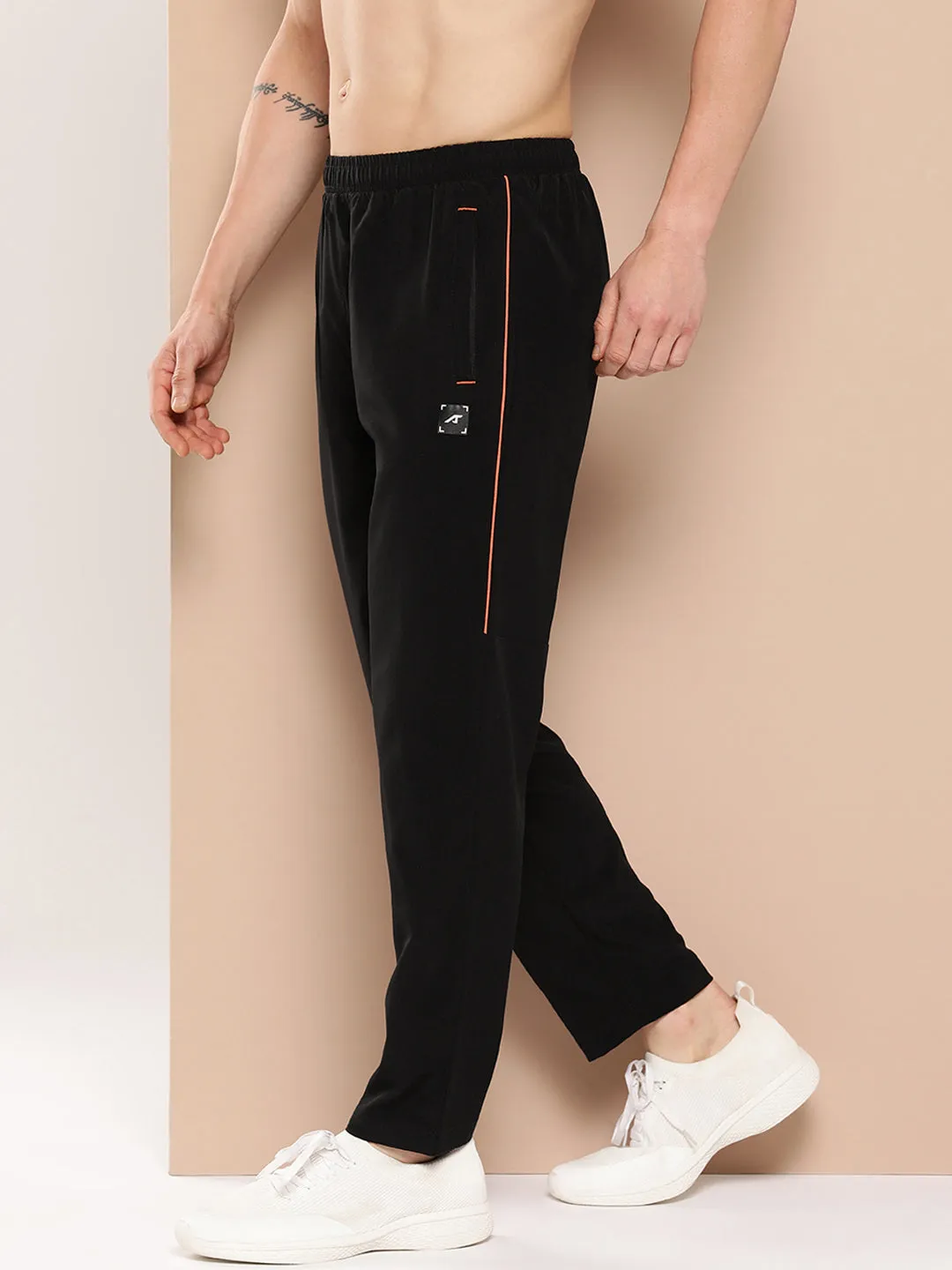 Imitable Relaxed Trackpants