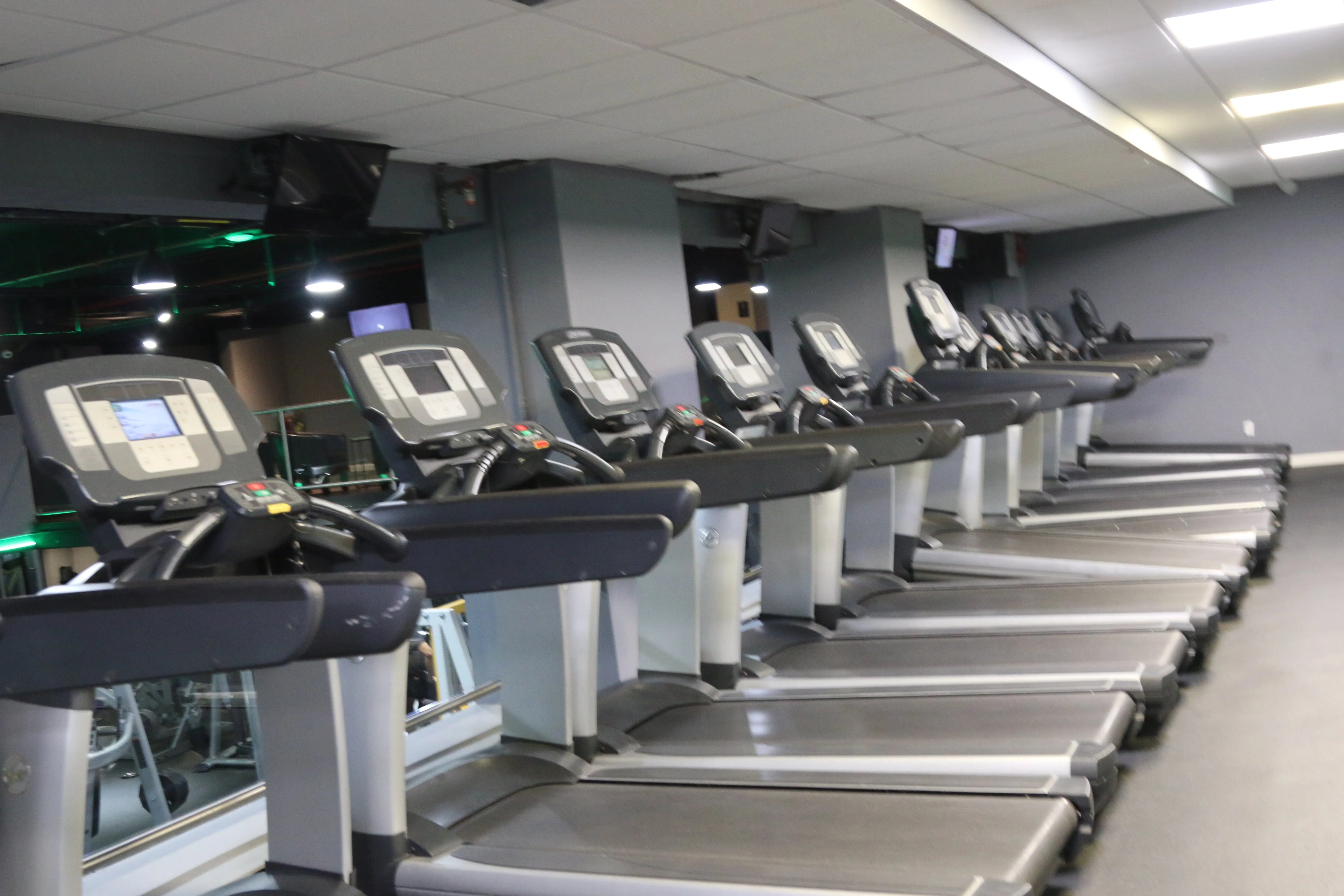 Life Fitness Inspire 95T Treadmill