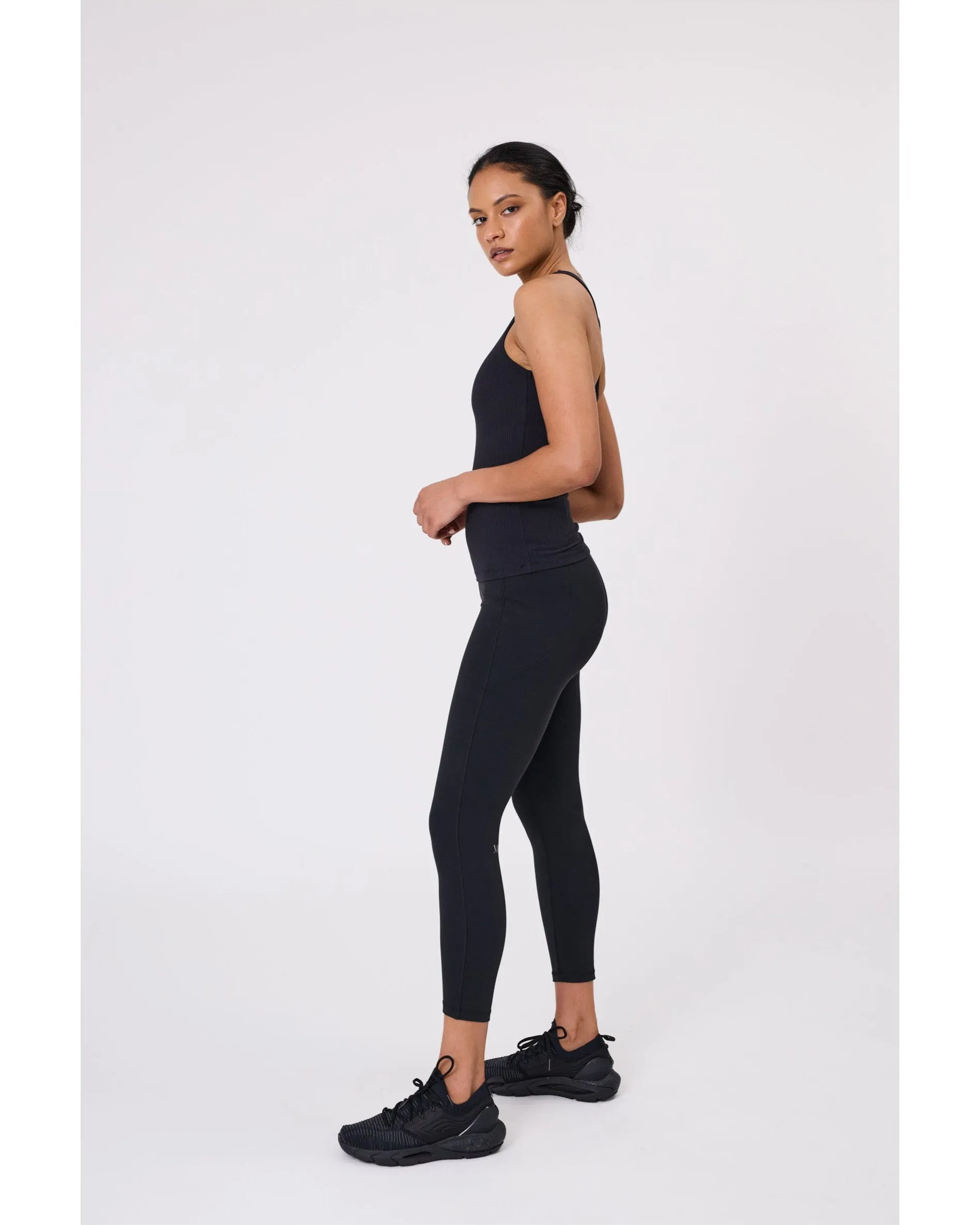 Marlow Contour Air Tank - Black