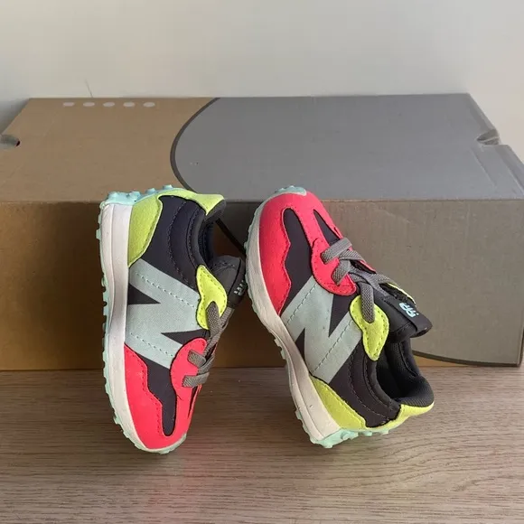 New Balance 327 Toddler Sneakers - SZ 4 C