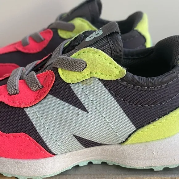New Balance 327 Toddler Sneakers - SZ 4 C