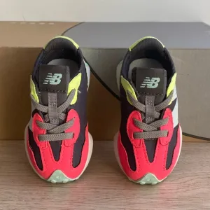 New Balance 327 Toddler Sneakers - SZ 4 C