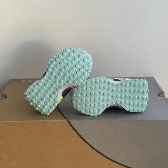 New Balance 327 Toddler Sneakers - SZ 4 C
