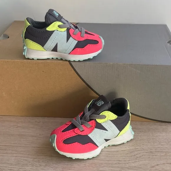 New Balance 327 Toddler Sneakers - SZ 4 C