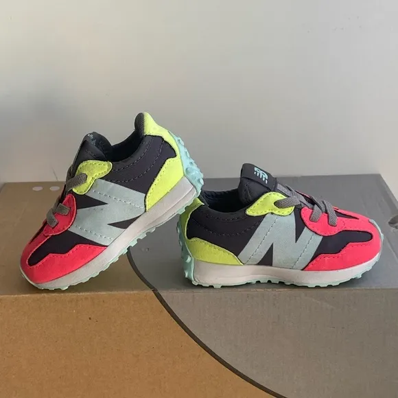 New Balance 327 Toddler Sneakers - SZ 4 C