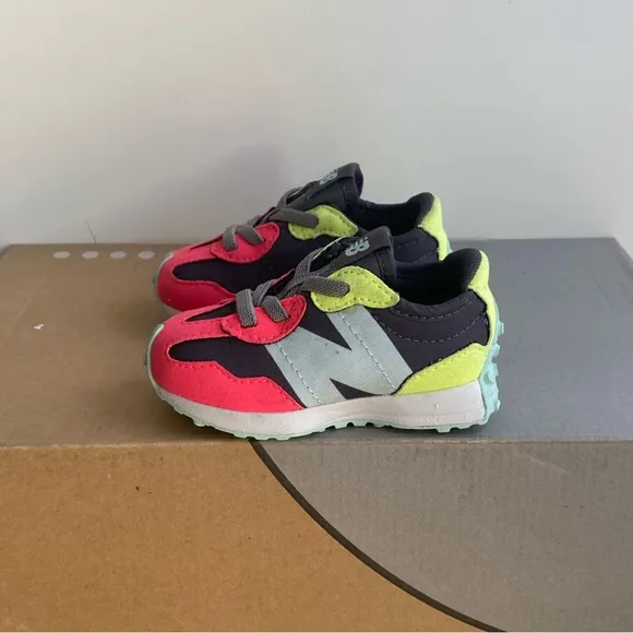 New Balance 327 Toddler Sneakers - SZ 4 C