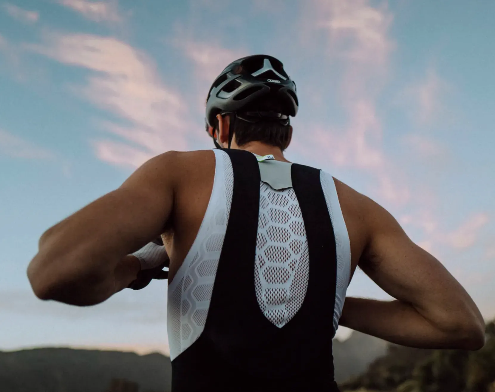 Q36.5 UNIQUE PRO MENS BIB SHORTS