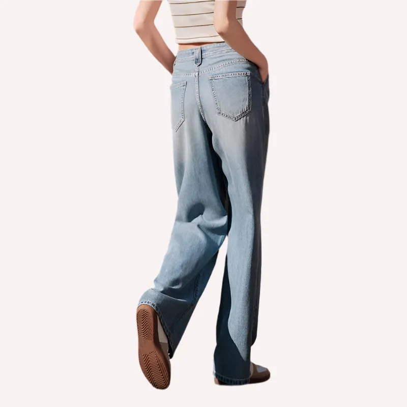 Wide-Legged Summer Jeans