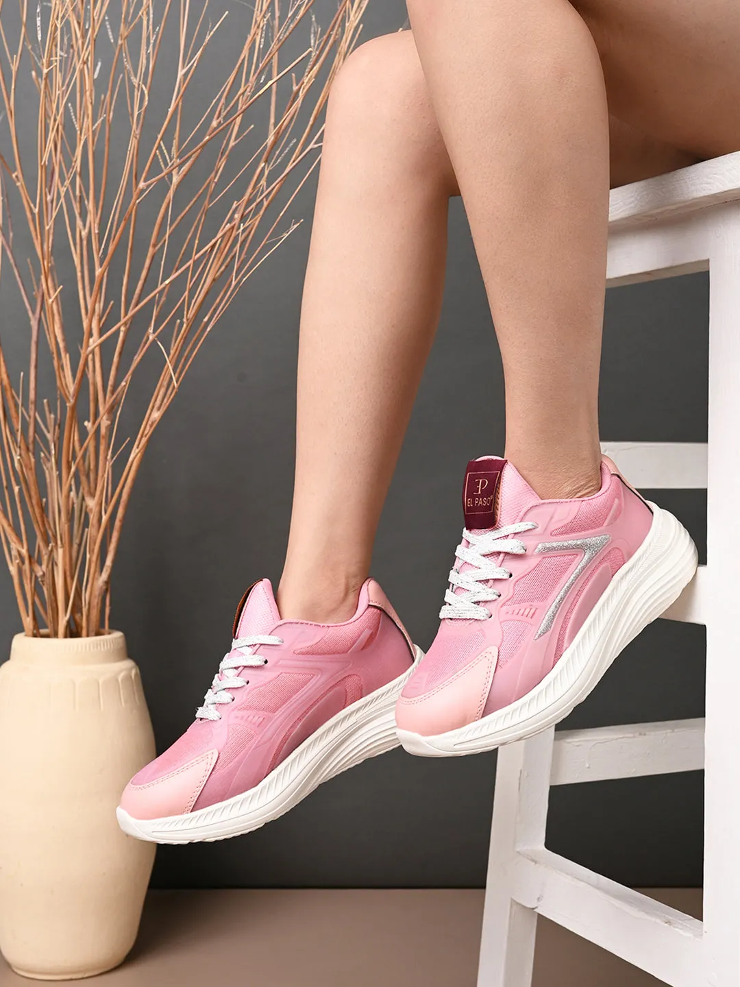 Women Solid Round Toe Lightweight Sneakers